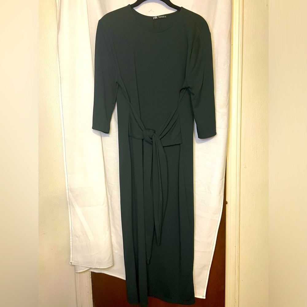 NWT ZARA Rich Green 3/4 Sleeve Crew Neck Long Evening Dress w Tie Front Size M